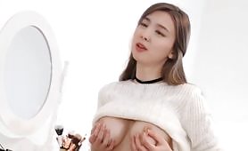 可爱的女孩手淫成人影片自拍A片诱惑视频